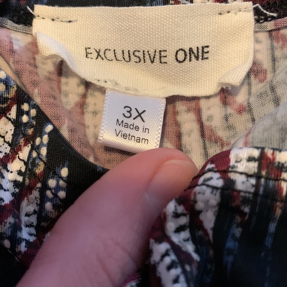 Exclusive One Women’s Multicolor Geometric Blouse - Picture 4 of 4